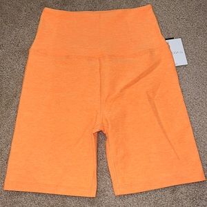 Beyond Yoga high rise 6” Biker Short